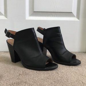 Lauren Conrad Black Open Toe Booties 9